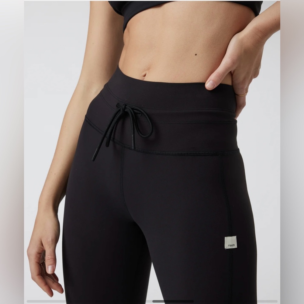 NWT VUORI DAILY LEGGINGS - BLACK